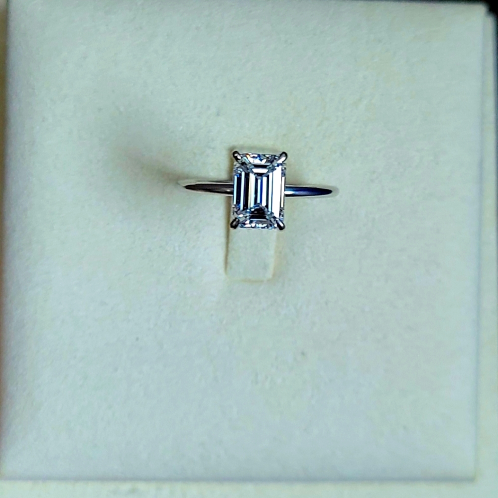 Solid 14k gold 2.02ct (E VS2) lab emerald cut diamond ring